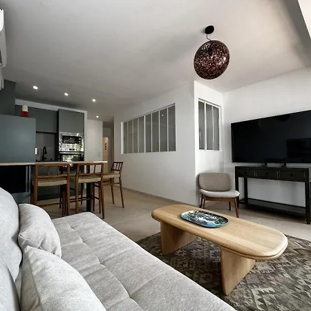 - Chic & Cosy Au Nouveau Port Apartment Saint-Tropez