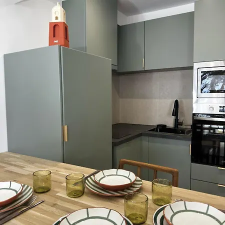 - Chic & Cosy Au Nouveau Port Apartment