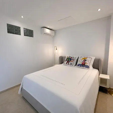 - Chic & Cosy Au Nouveau Port Apartment *